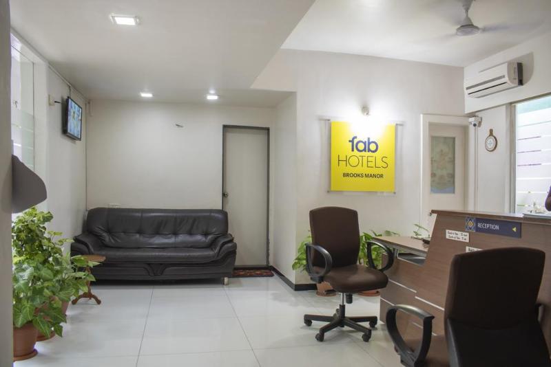 Fabhotel Brooks Manor Chandan Nagar