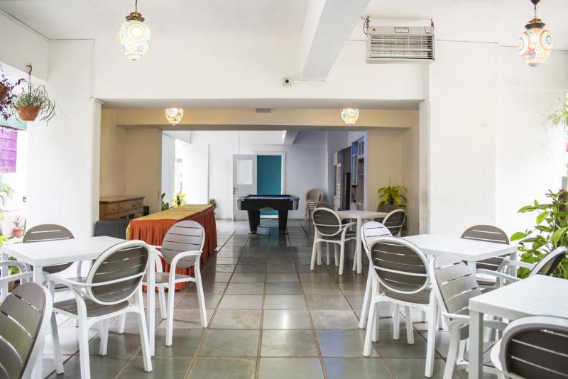 Fabhotel Brooks Manor Chandan Nagar