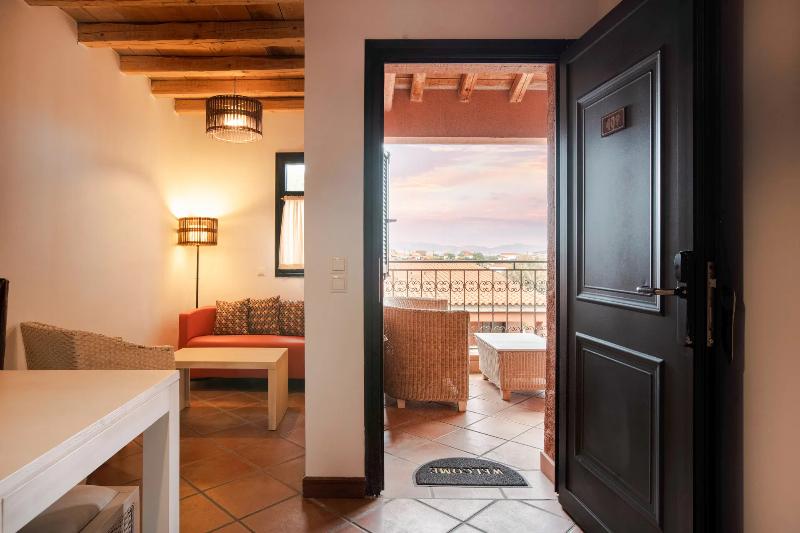 The Varos Residences Hotel image