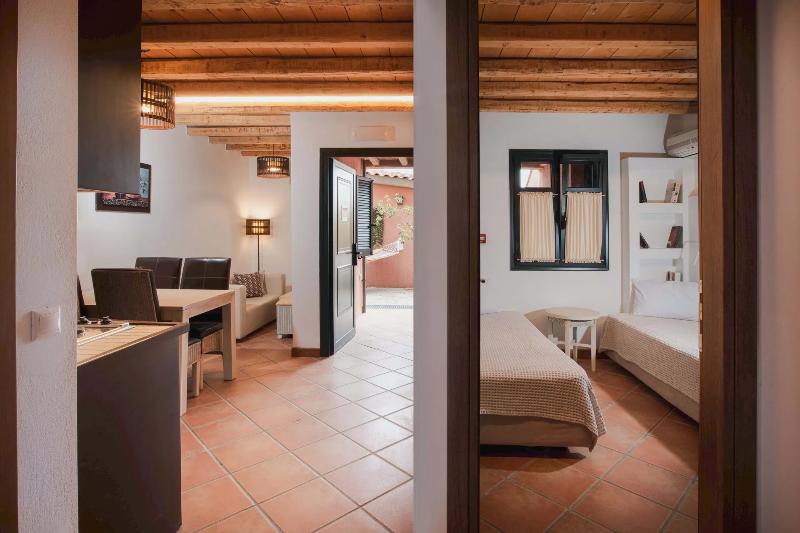 The Varos Residences Hotel image
