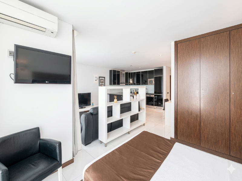 RK Suite Hotel image