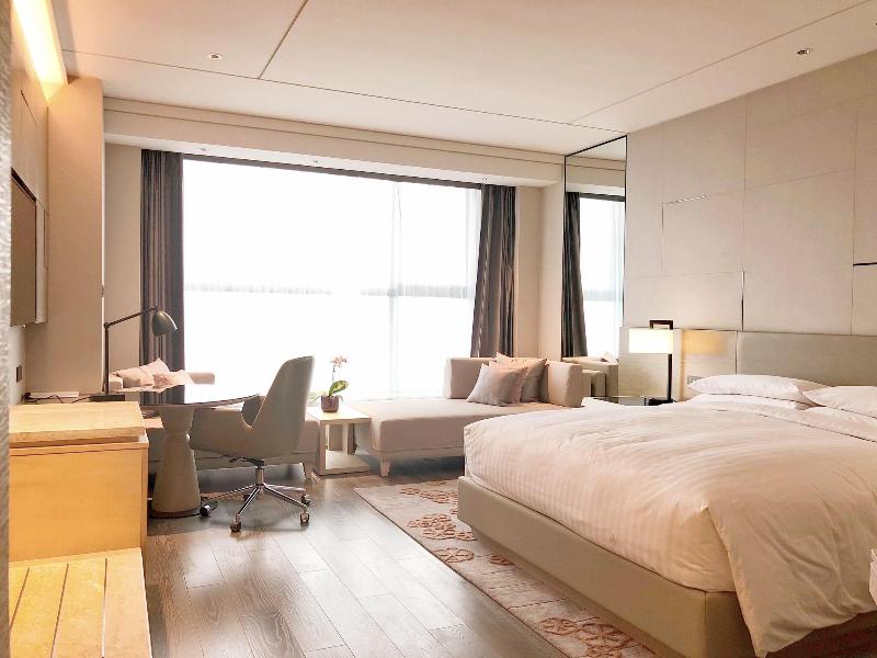 Shanghai Marriott Hotel Kangqiao image