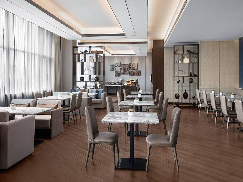 Shanghai Marriott Hotel Kangqiao image