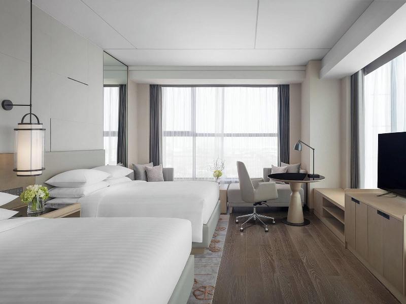 Shanghai Marriott Hotel Kangqiao image