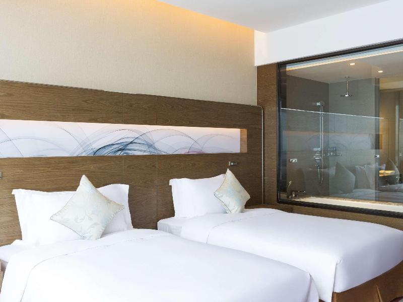 Novotel Rizhao Suning image