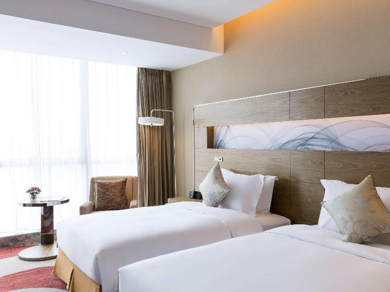 Novotel Rizhao Suning image