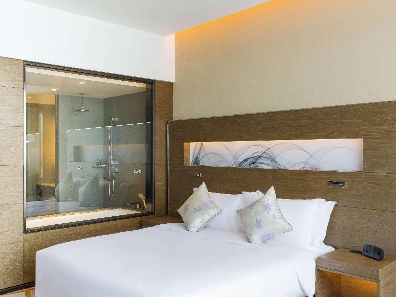 Novotel Rizhao Suning image