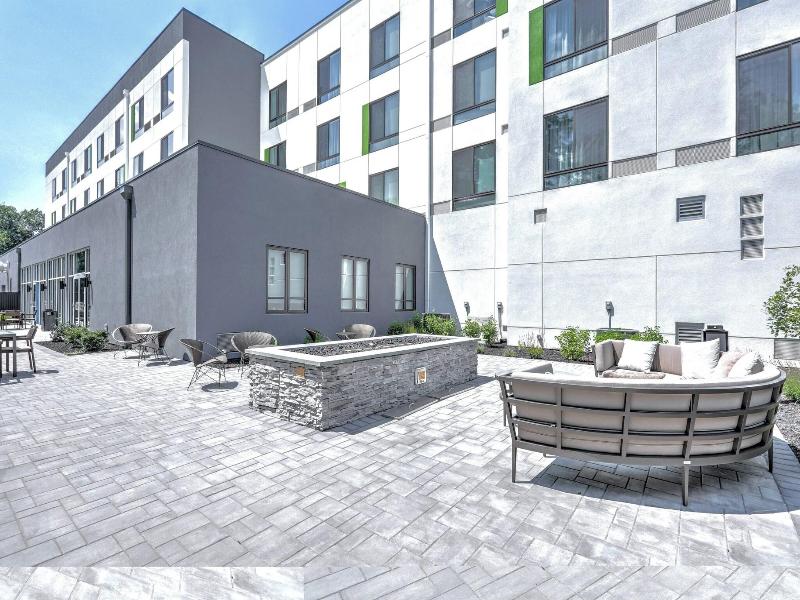 Courtyard By Marriot Deptford image