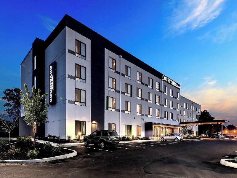 Courtyard By Marriot Deptford image