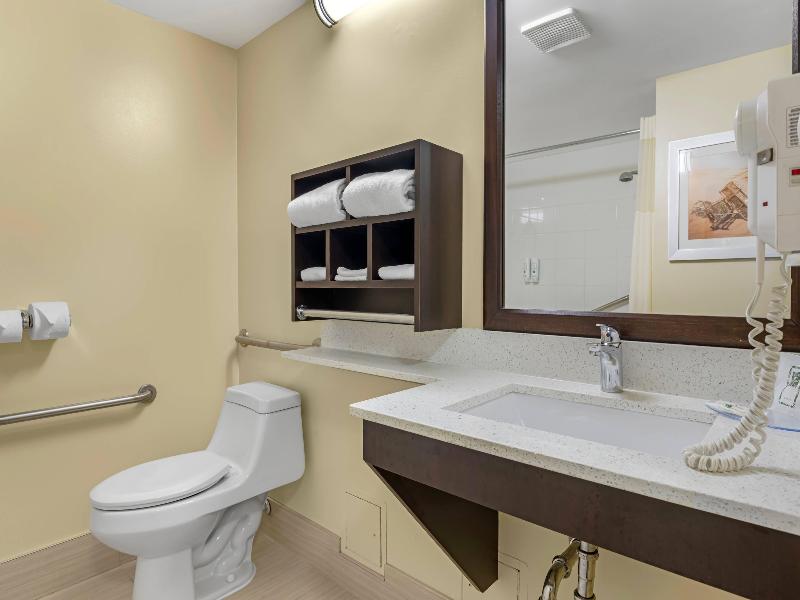 Quality Inn & Suites Bathurst Area image