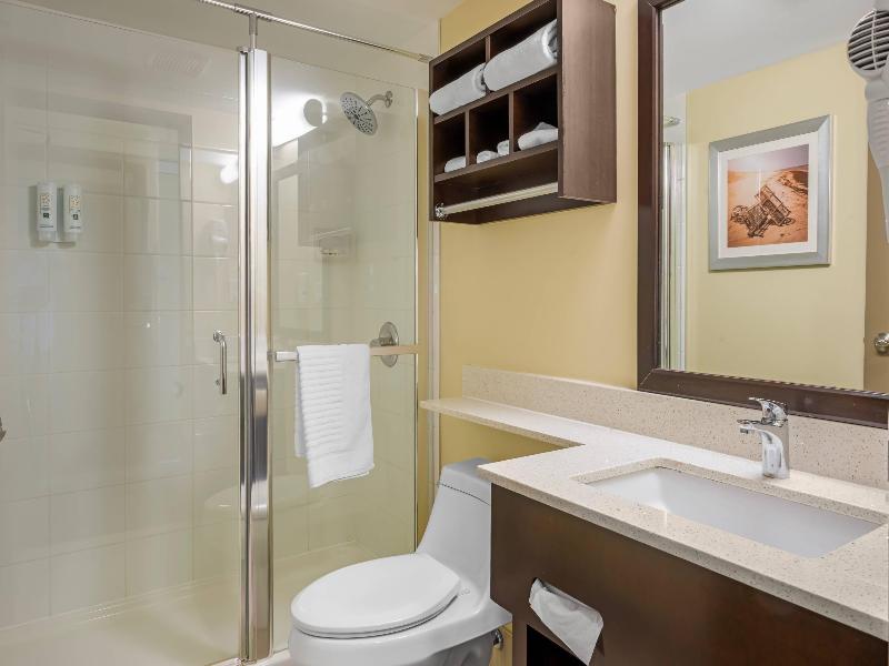 Quality Inn & Suites Bathurst Area image