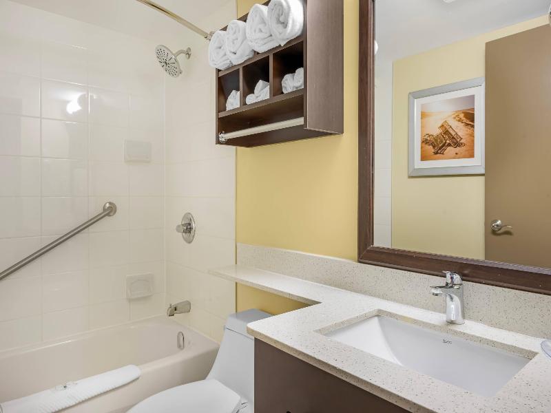 Quality Inn & Suites Bathurst Area image