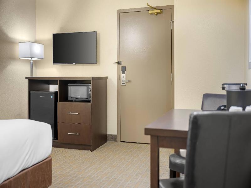 Quality Inn & Suites Bathurst Area image