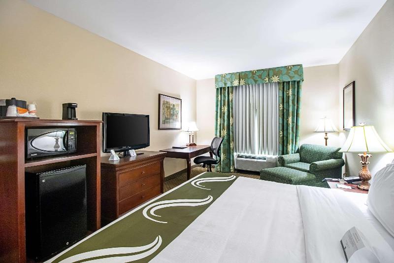 Quality Inn & Suites Robstown image