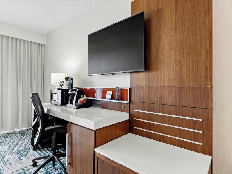 Delta Hotels By Marriott Racine image