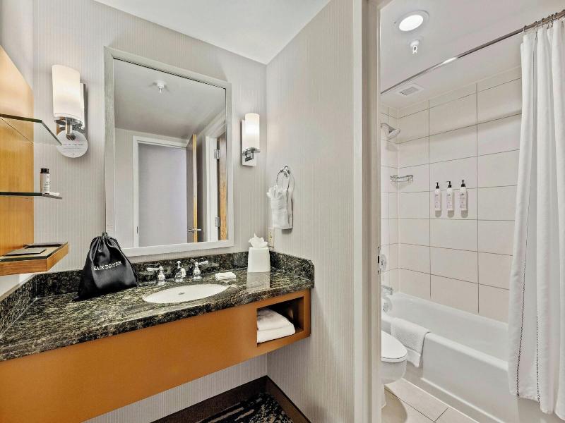Delta Hotels By Marriott Racine image