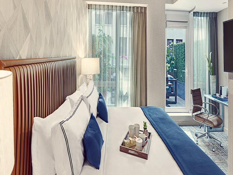 Artezen Hotel image
