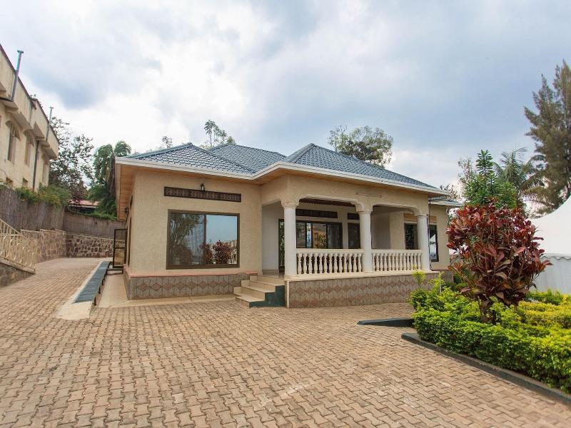 Iris Guesthouse image
