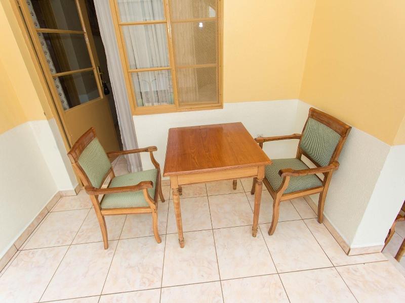 Iris Guesthouse image