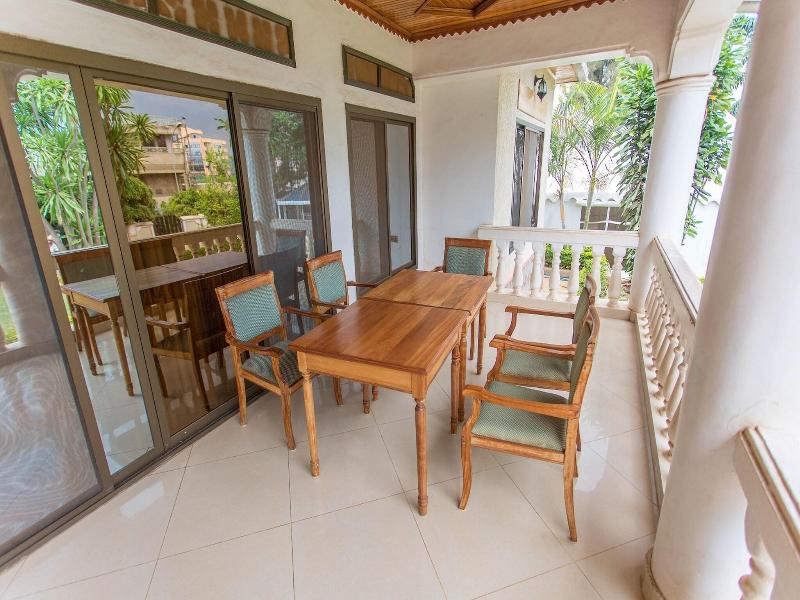 Iris Guesthouse image