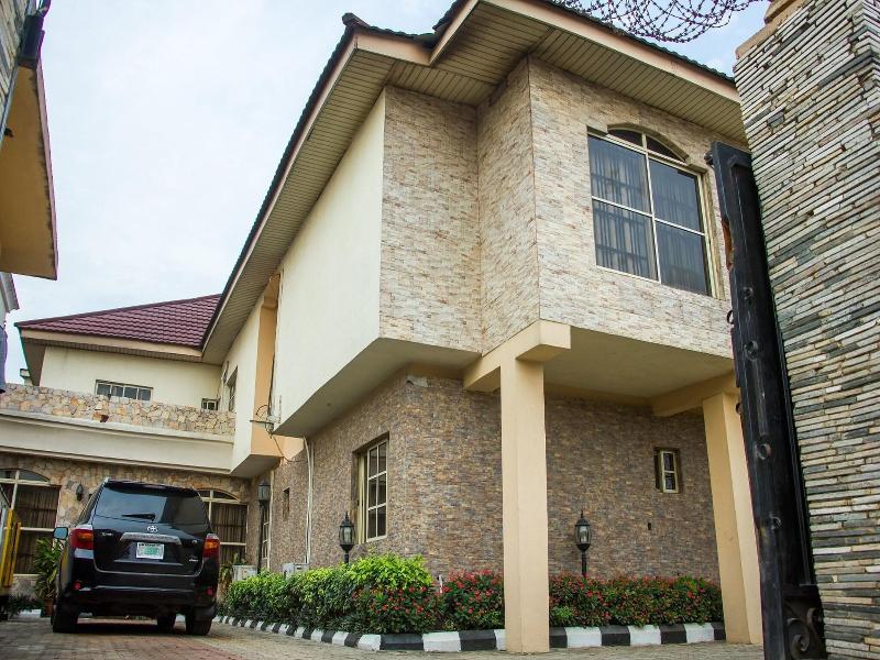 Tivoli Residence & Bar image