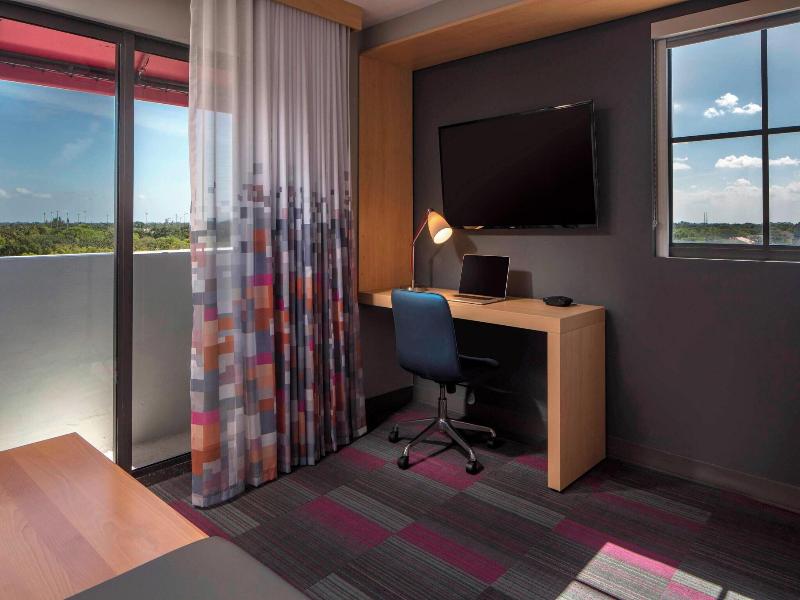 Aloft Coral Gables image