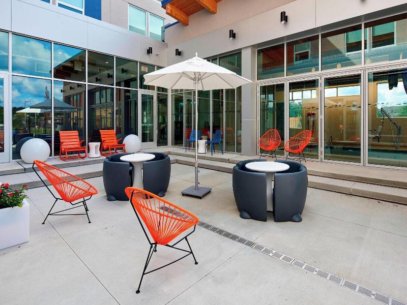 Aloft Cleveland Airport image