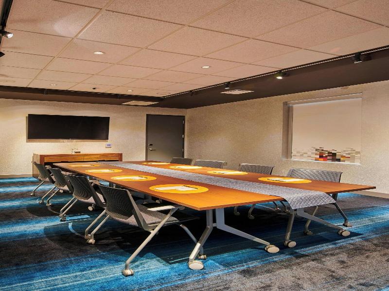 Aloft Cleveland Airport image