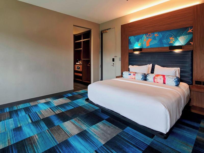 Aloft Cleveland Airport image