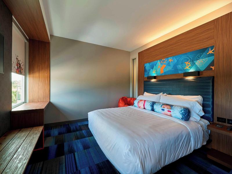 Aloft Cleveland Airport image