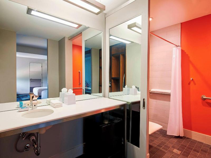 Aloft Cleveland Airport image