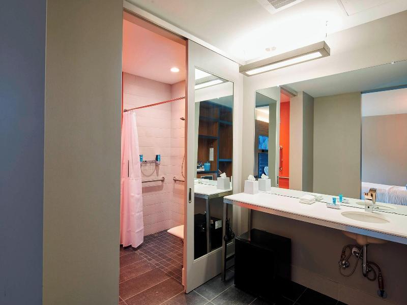 Aloft Cleveland Airport image