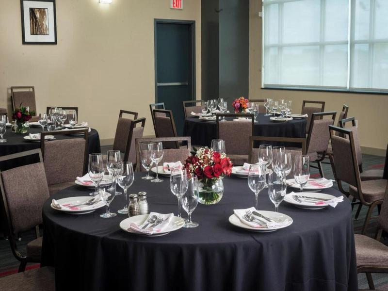 Four Points By Sheraton Houston Intercon Airport image