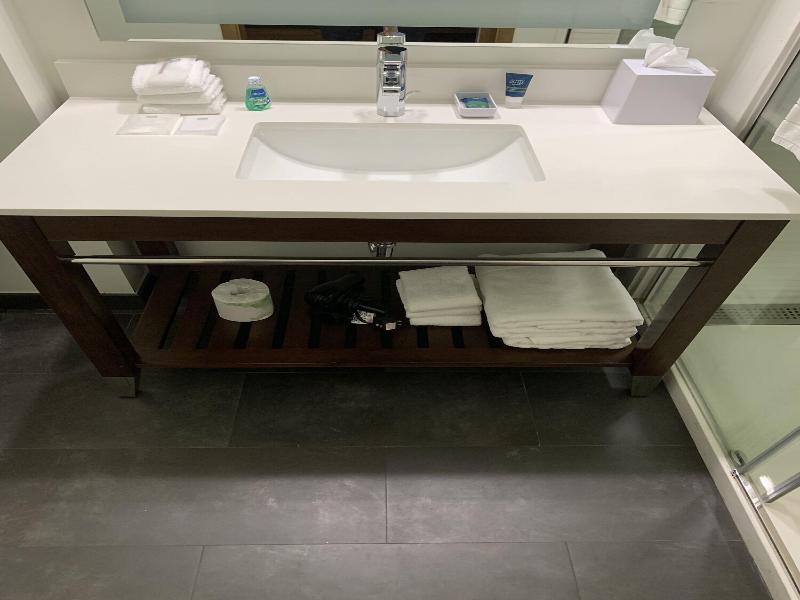 Four Points By Sheraton Houston Intercon Airport image