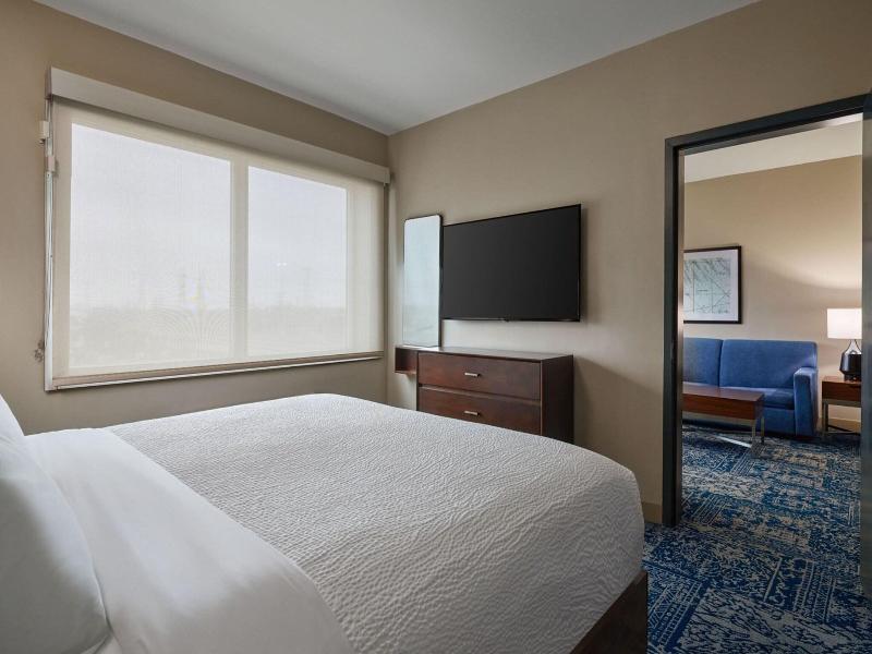 Four Points By Sheraton Houston Intercon Airport image