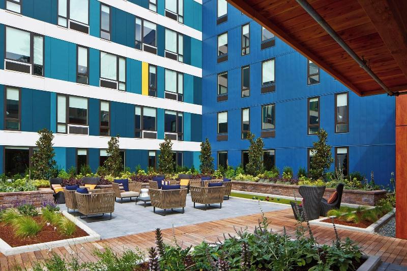 Aloft Seattle Redmond image