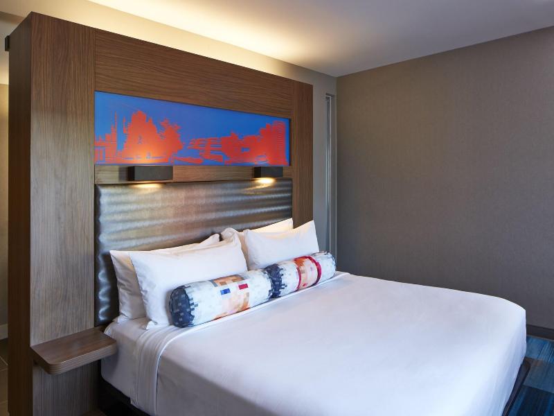 Aloft Seattle Redmond image