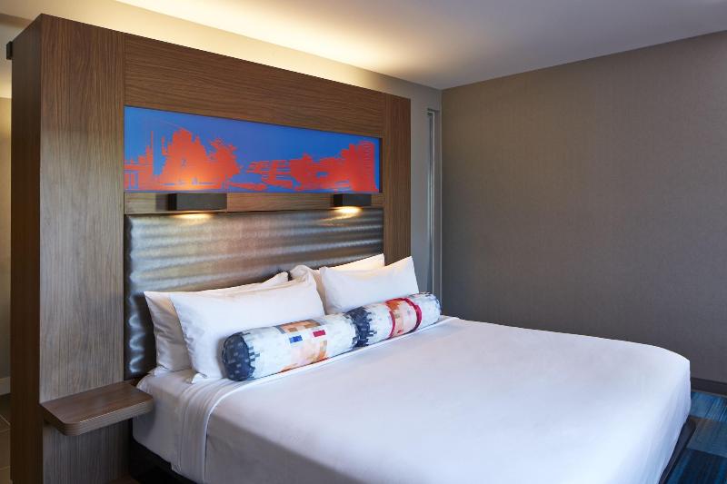 Aloft Seattle Redmond image