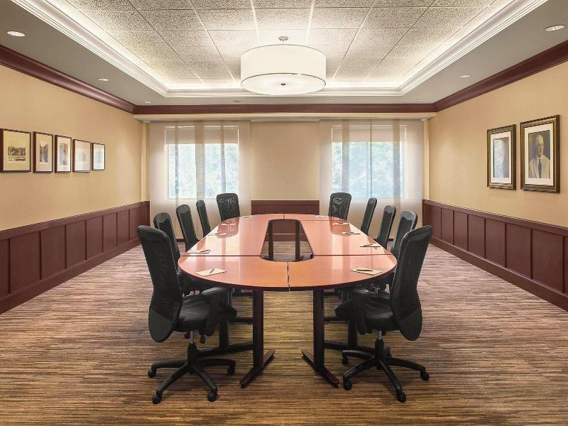 Sheraton Suites Akron Cuyahoga Falls image