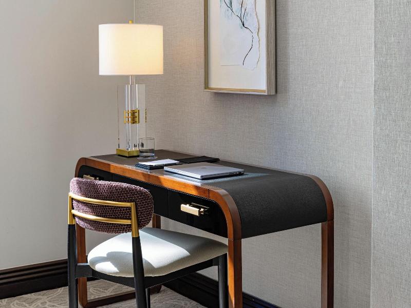 DOUBLE EXECUTIVE KING BED — photo 6