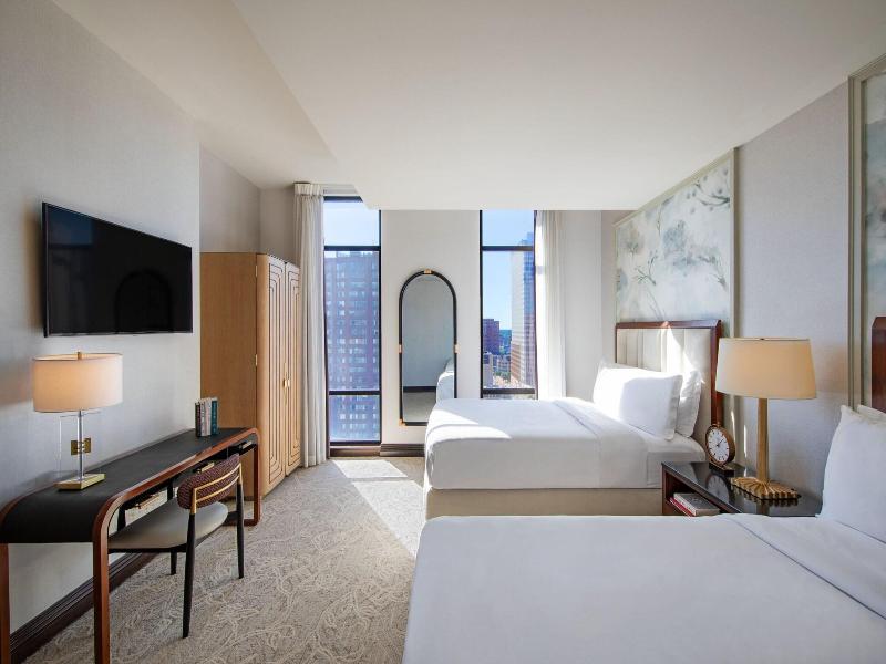 DOUBLE TWO QUEEN BEDS