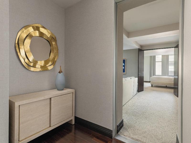 SUITE DELUXE KING BED — photo 6