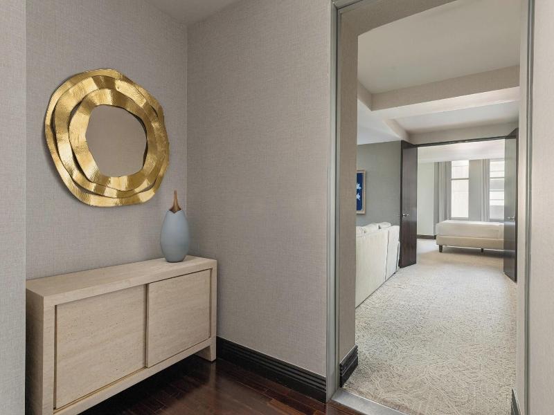 SUITE DELUXE KING BED — photo 8