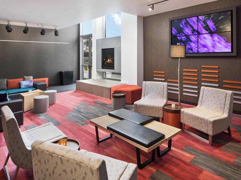 Aloft Seattle Airport