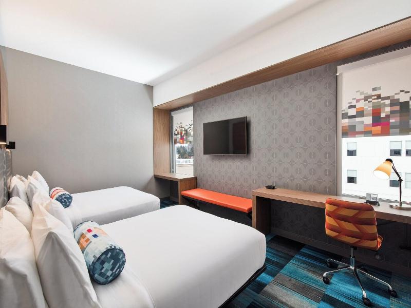 QUADRUPLE TWO QUEEN BEDS