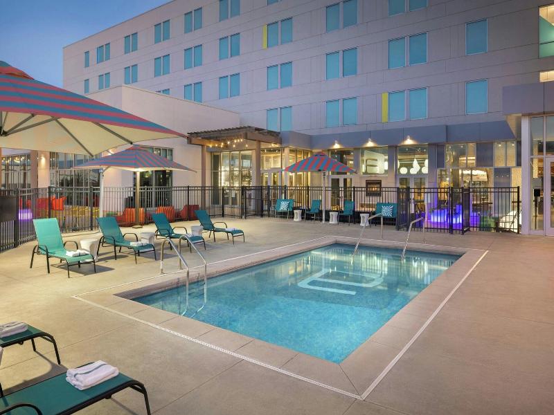 Aloft Wichita Northeast