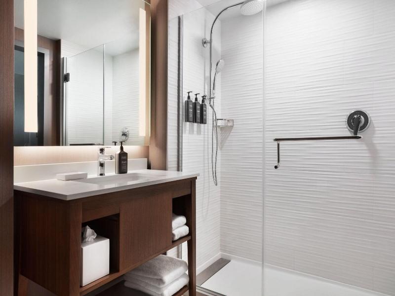 Sheraton Midwest City Hotel At The Reed Conf Ctr image