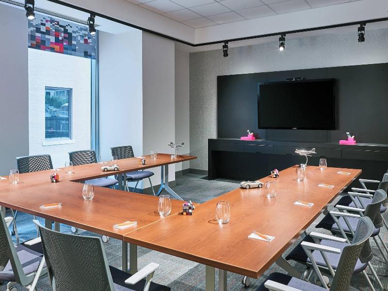 Aloft Austin Downtown image