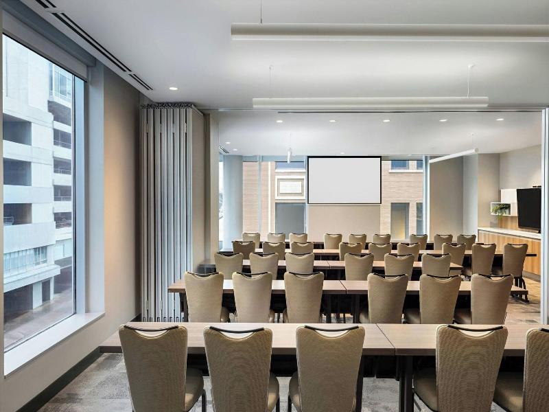 Aloft Austin Downtown image