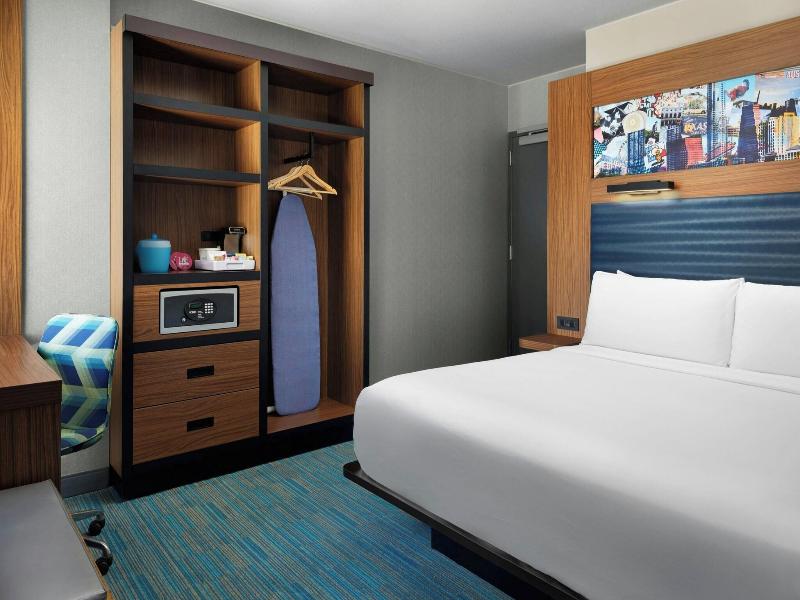 Aloft Austin Downtown image